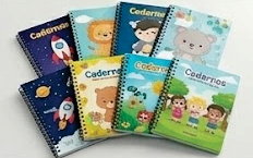 Cadernos escolares personalizados.